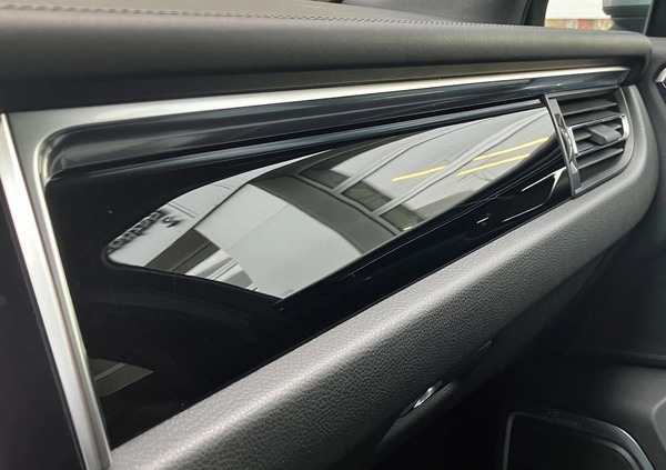 Porsche Macan cena 229000 przebieg: 95907, rok produkcji 2019 z Bytów małe 781